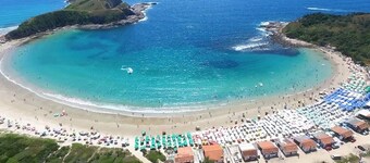 Apt Duplex in Condo. 2 parking spaces, swimming pool, grills and WIFI.