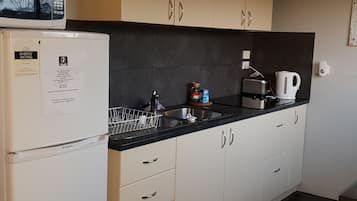Fridge, microwave, stovetop, electric kettle