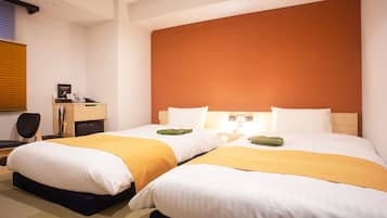 Premier Twin Room, 2 Twin Beds, Non Smoking | In-room safe, desk, laptop workspace, soundproofing