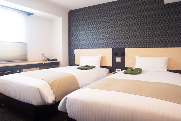 In-room safe, desk, laptop workspace, soundproofing