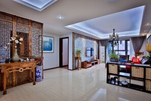 Apartment, 3 Schlafzimmer | Schreibtisch, Verdunkelungsvorhänge, kostenloses WLAN, Bettwäsche