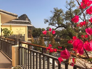 Signature-Suite, 1 King-Bett, Seeblick, Seeseite | Terrasse/Patio