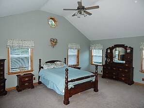 3 bedrooms, WiFi, bed sheets