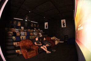 Theatre show - Adventure Inn Marahau - Hostel (Marahau)