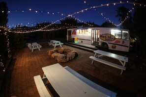 Check-in/check-out kiosk - Adventure Inn Marahau - Hostel (Marahau)