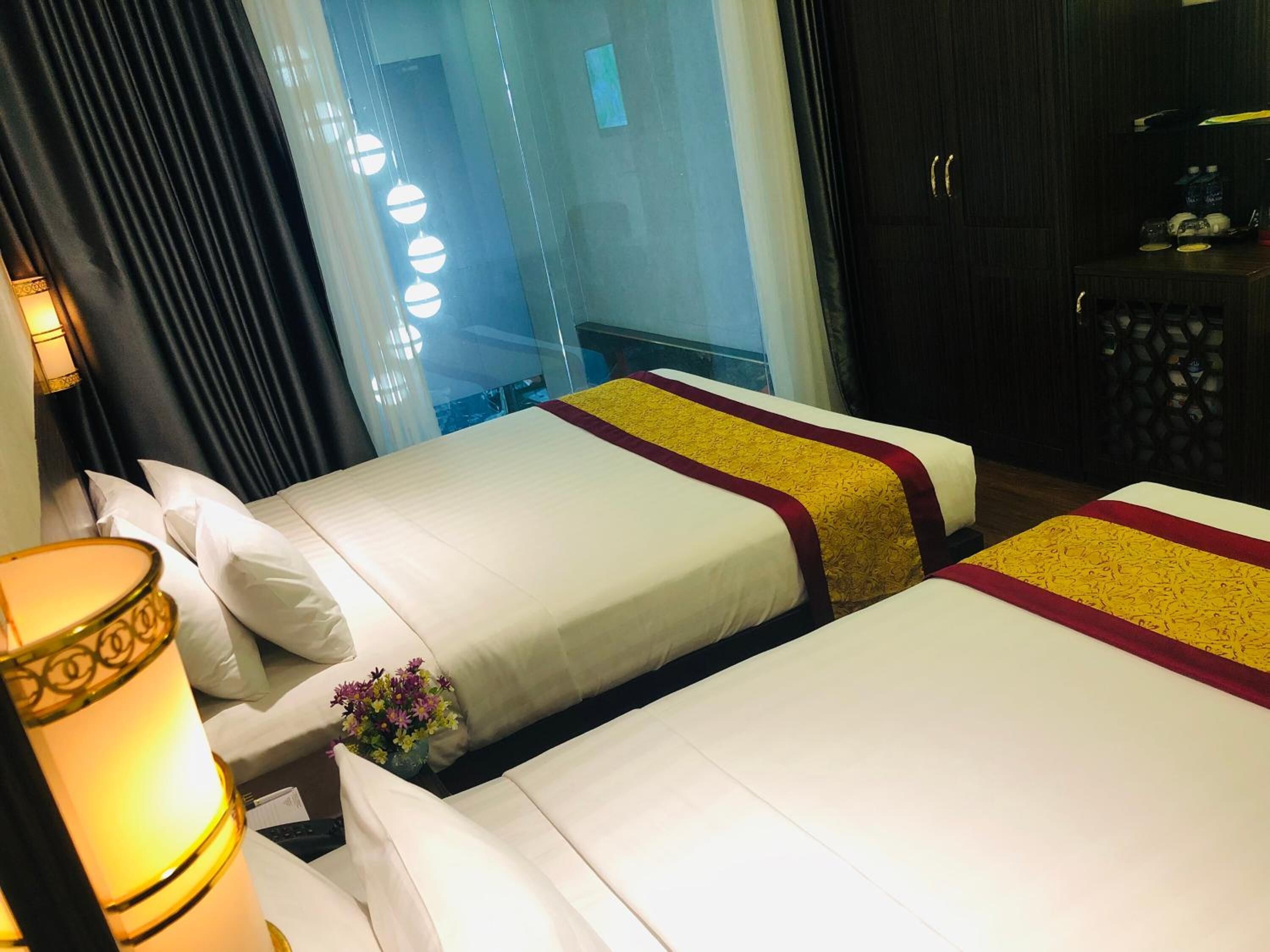 minibar, in-room safe, desk, blackout curtains