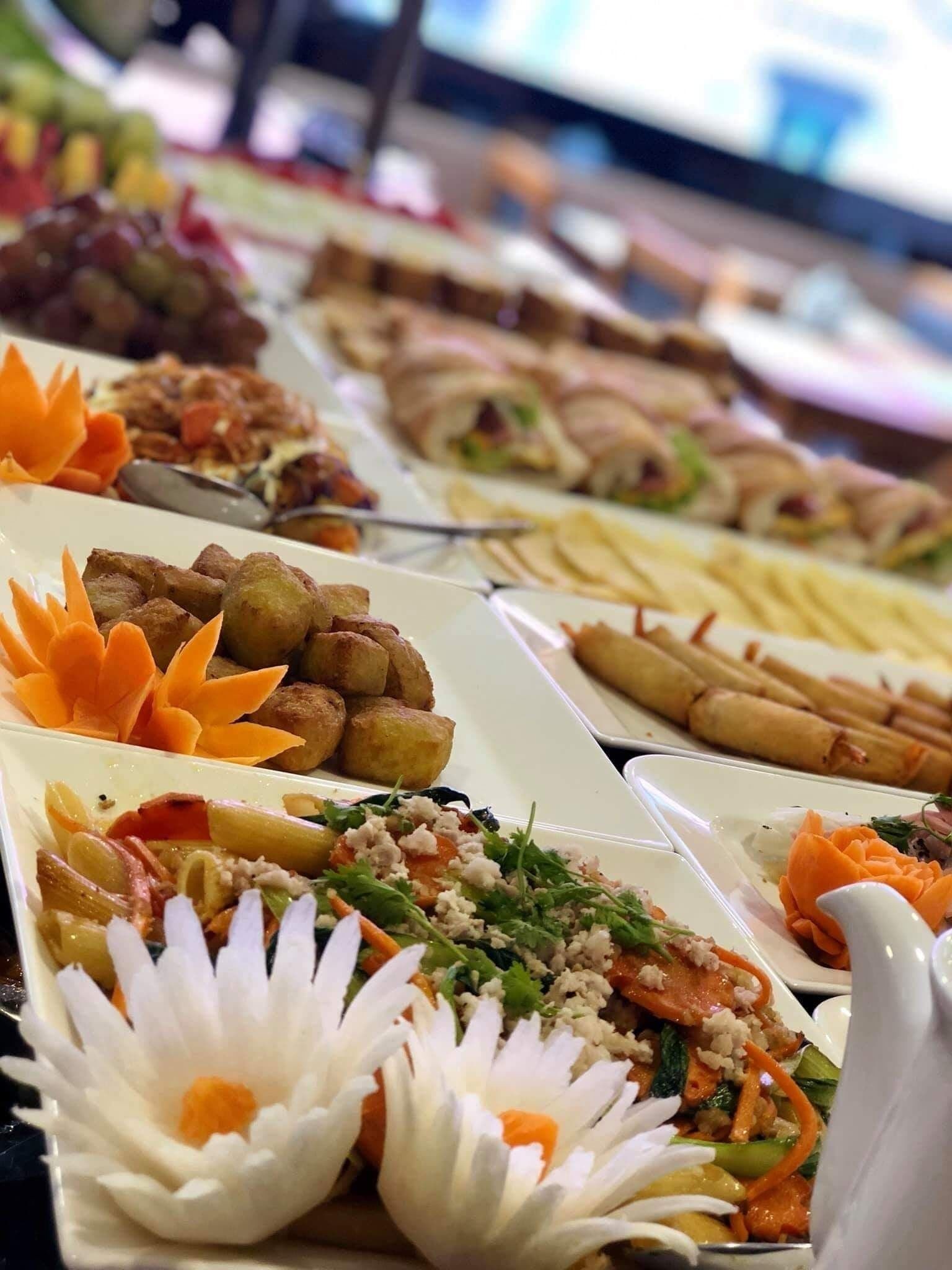 free daily self-service breakfast