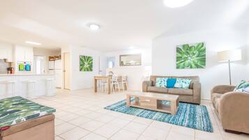 Een televisie en een dvd-speler