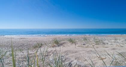 Sunrise Holiday Home - Space, Style, Comfort & Heated Pool