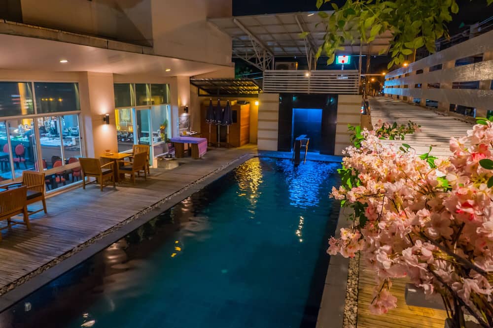Atrium Boutique Hotel