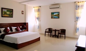 VIP Room | Minibar, desk, iron/ironing board, free WiFi - Tram Huong (Da Nang)