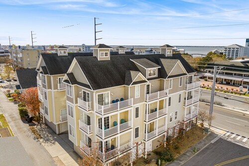 Unit 1 South - End Unit Ocean Block Townhome w/Garage