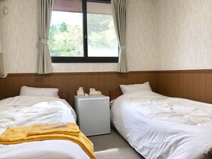 Blackout curtains, free WiFi, bed sheets - Pension Lanpou (Fujikawaguchiko)