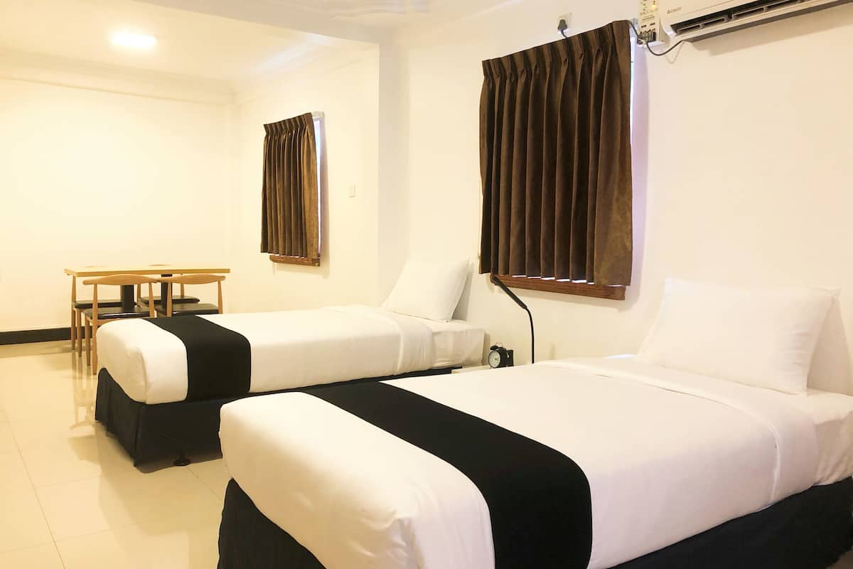 superior twin room | minibar, in-room safe, desk, blackout curtains