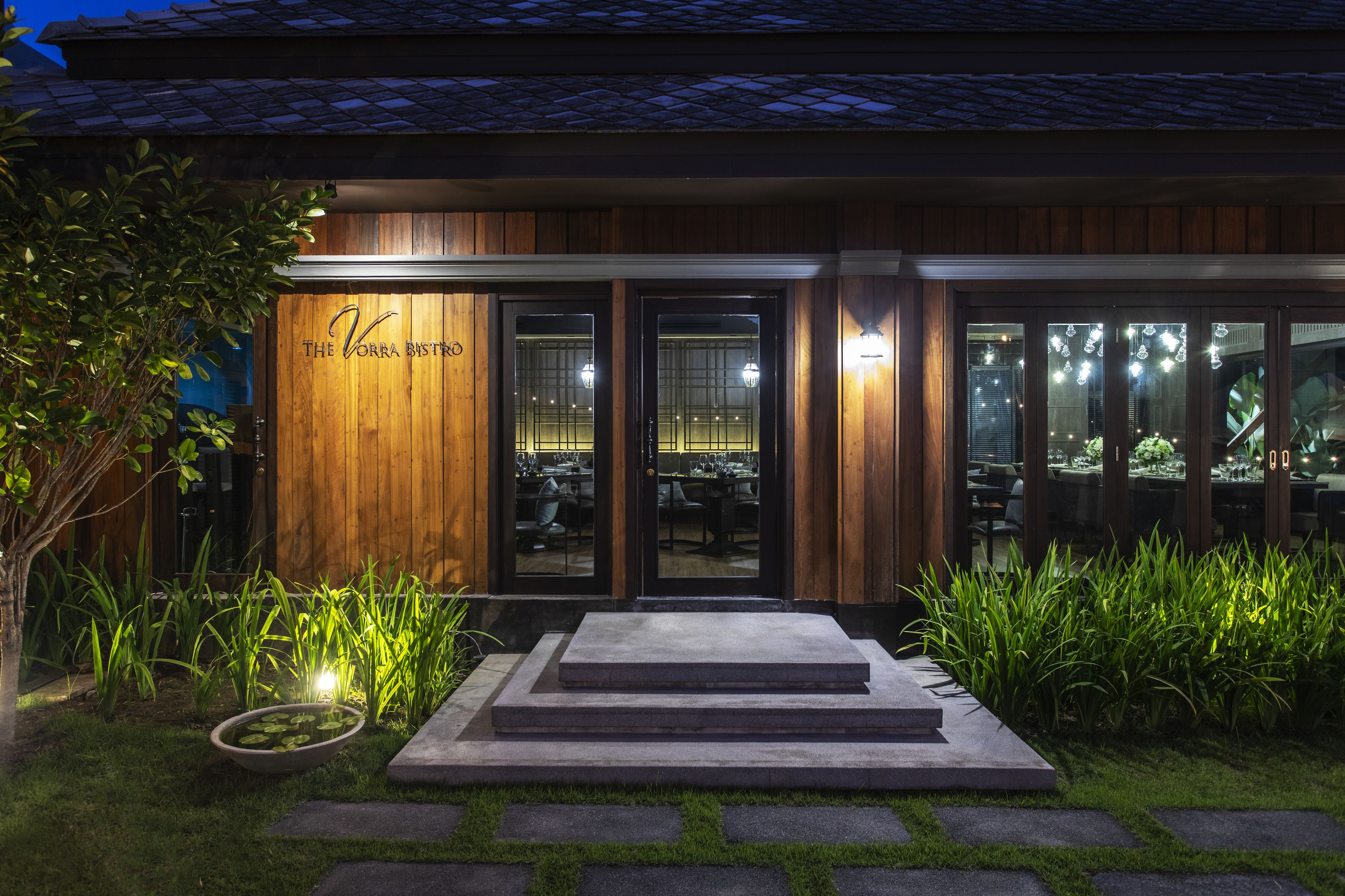 breakfast, lunch, dinner served; italian cuisine, garden views