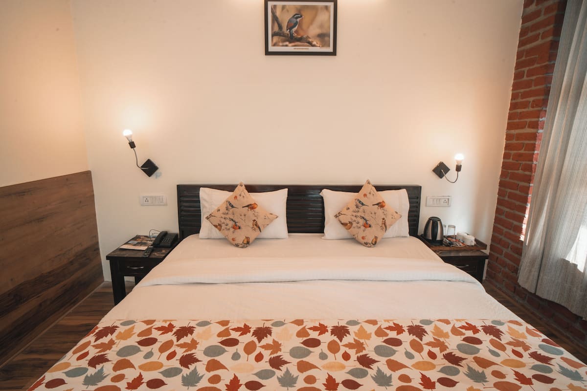 Luxury Double Room, 1 King Bed | Premium bedding, memory-foam beds, free WiFi, bed sheets