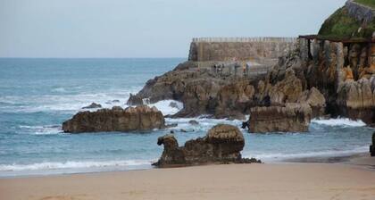 Studio avec parking Ă la porte et Wifi.