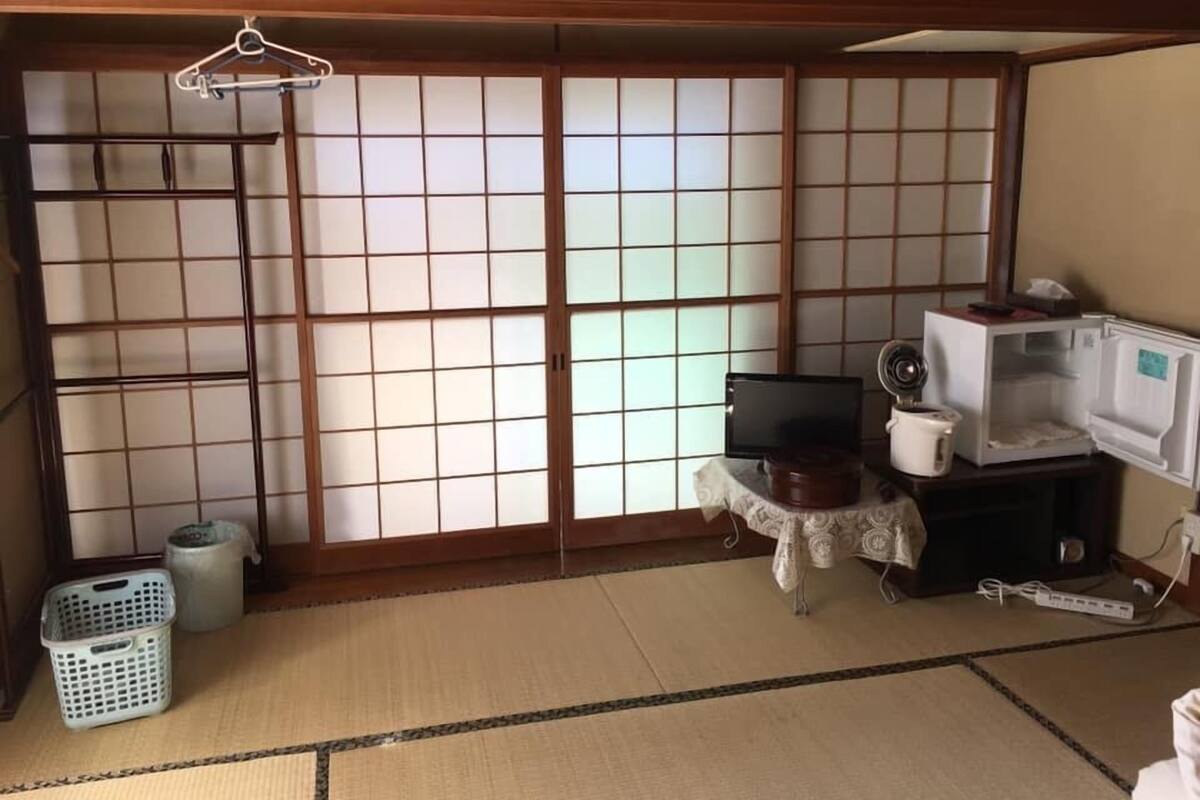 Japanese-Style Quintuple Room, Shared Bathroom | Free WiFi