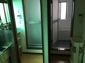 Japanese-Style Quintuple Room, Shared Bathroom | Bathroom | Free toiletries, slippers