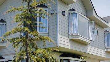 Façana frontal de l'allotjament