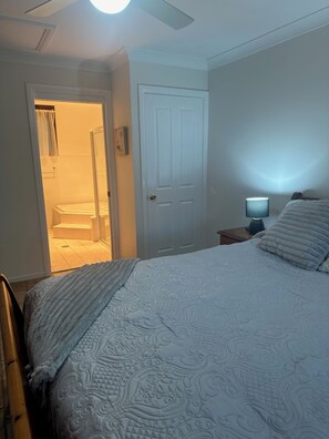 2 bedrooms, iron/ironing board, travel cot, free WiFi