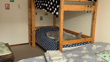 5 Schlafzimmer, Zimmersafe, Bügeleisen/Bügelbrett, kostenloses WLAN