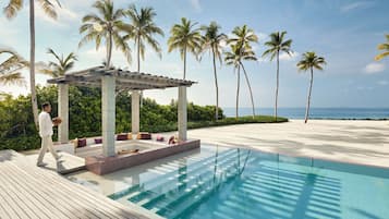 客房, 3 間臥室, 私人泳池 (Olhahali Beach Retreat) | 露台/庭院