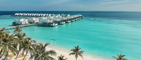5 restaurants, breakfast, lunch, dinner served; international cuisine