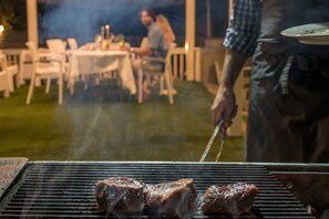 Outdoor dining - Helios Luxury Suites (Had Nes)