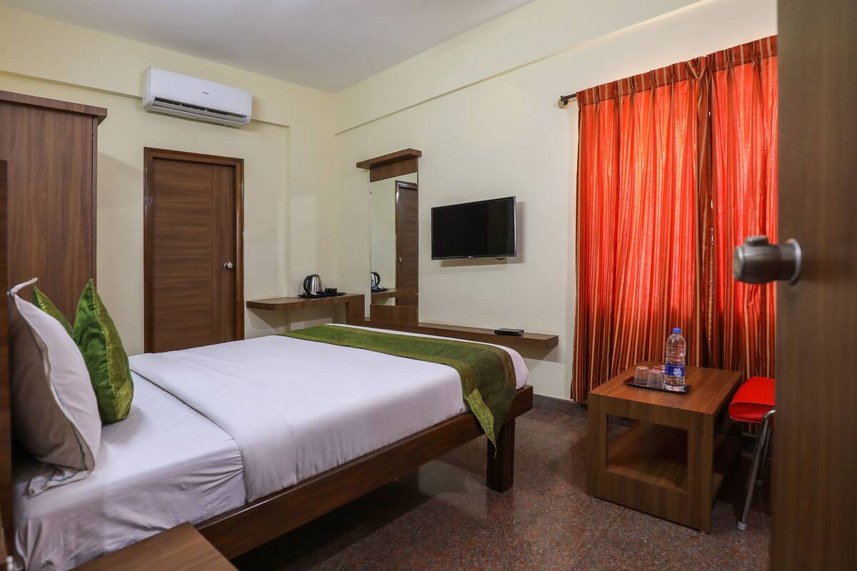 Standard Room, 1 Queen Bed, Non Smoking