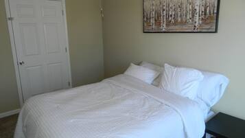 4 bedrooms, iron/ironing board, free WiFi, bed sheets