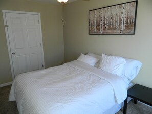 4 bedrooms, iron/ironing board, free WiFi, bed sheets