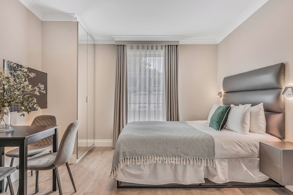 Family Studio, 1 Double Bed with Sofa bed, Non Smoking | Individually decorated, individually furnished, desk, blackout drapes - Cleveland Residences Paddington (London)