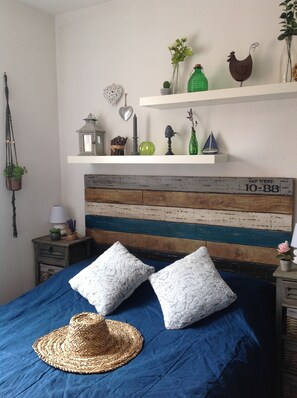 1 bedroom, iron/ironing board, free WiFi