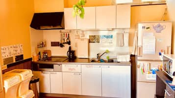Fridge, microwave