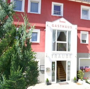 Majoituspaikan sisäänkäynti