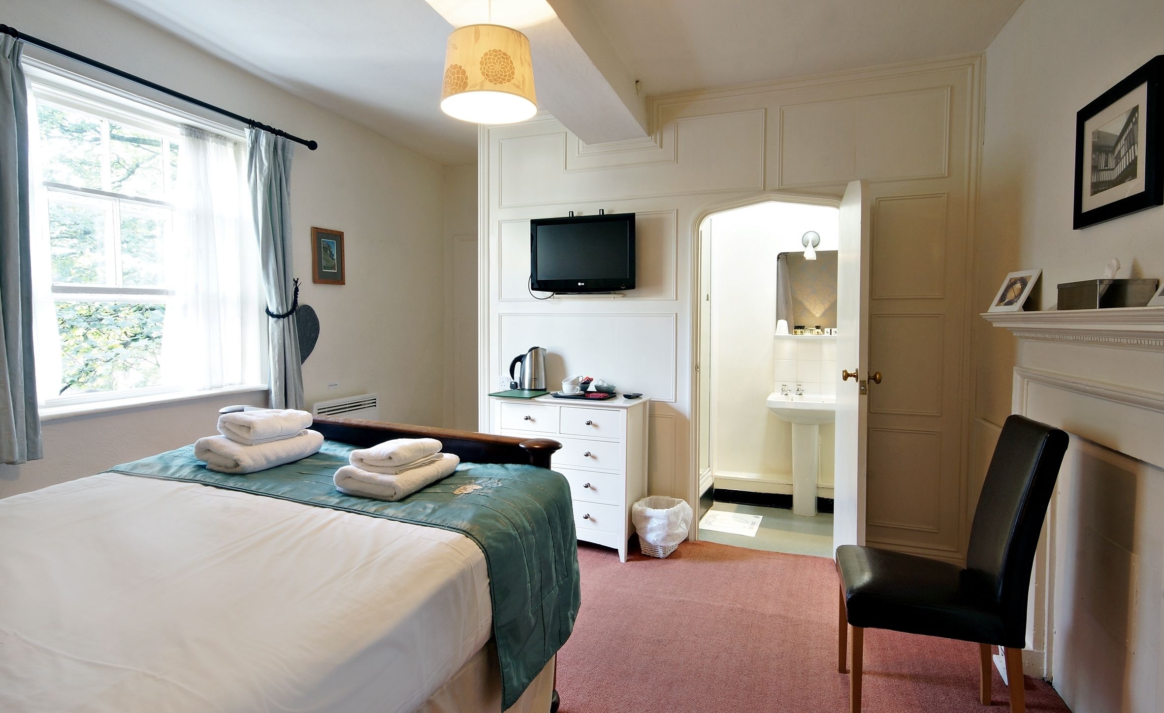 standard double room, 1 double bed, non smoking | 1 bedroom, iron/ironing board, bed sheets