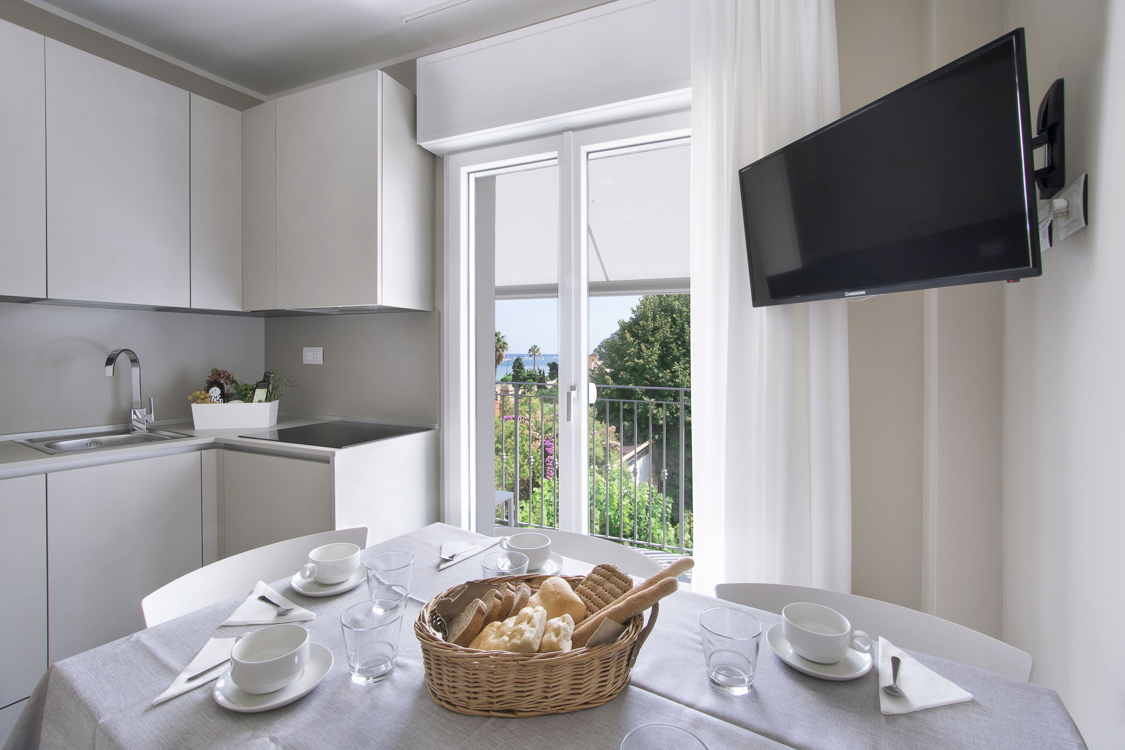 Apartamento luxo, 1 quarto, 2 banheiros, vista para o mar | Cozinha americana privada