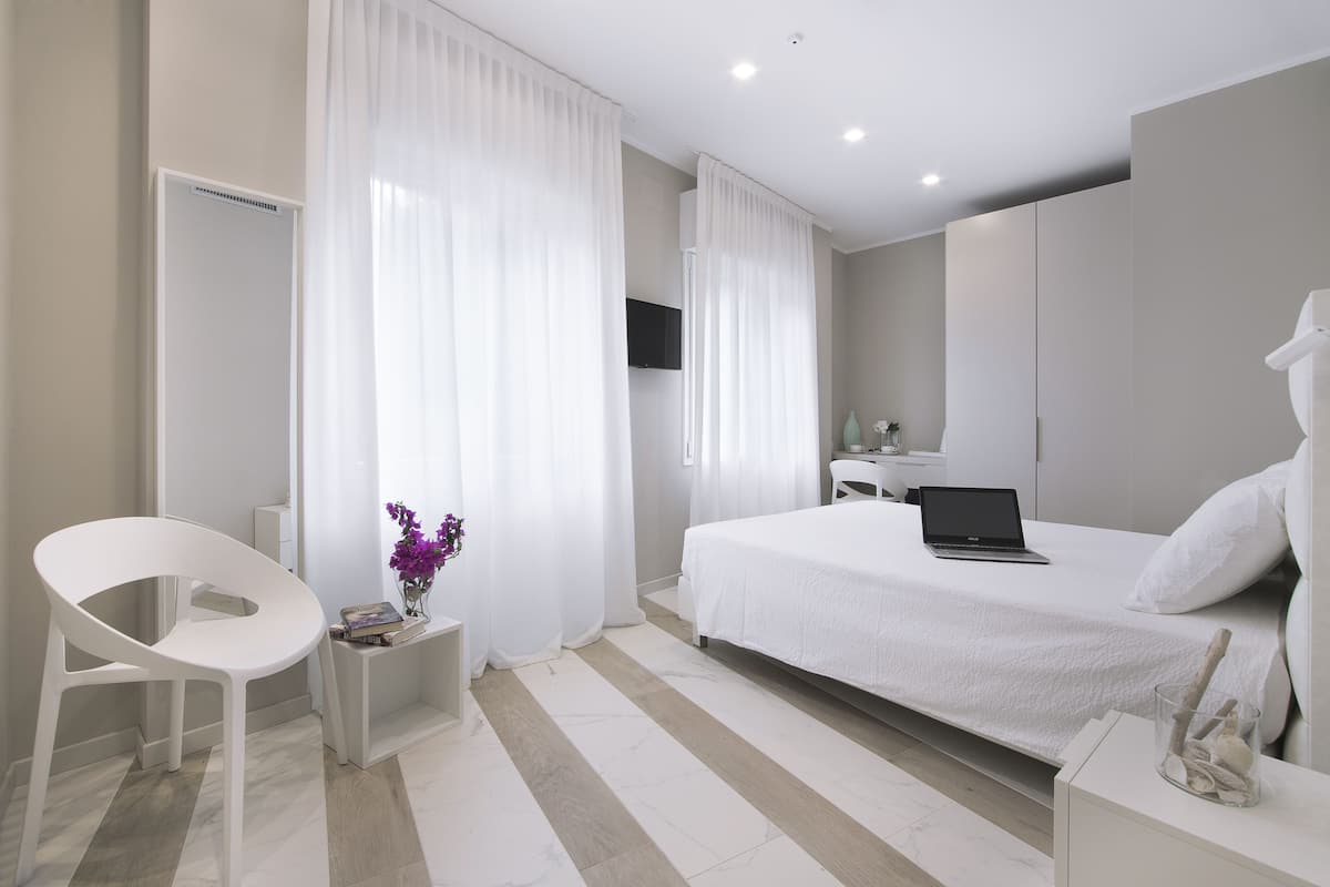 Deluxe Double or Twin Room | Premium bedding, down comforters, memory foam beds, in-room safe
