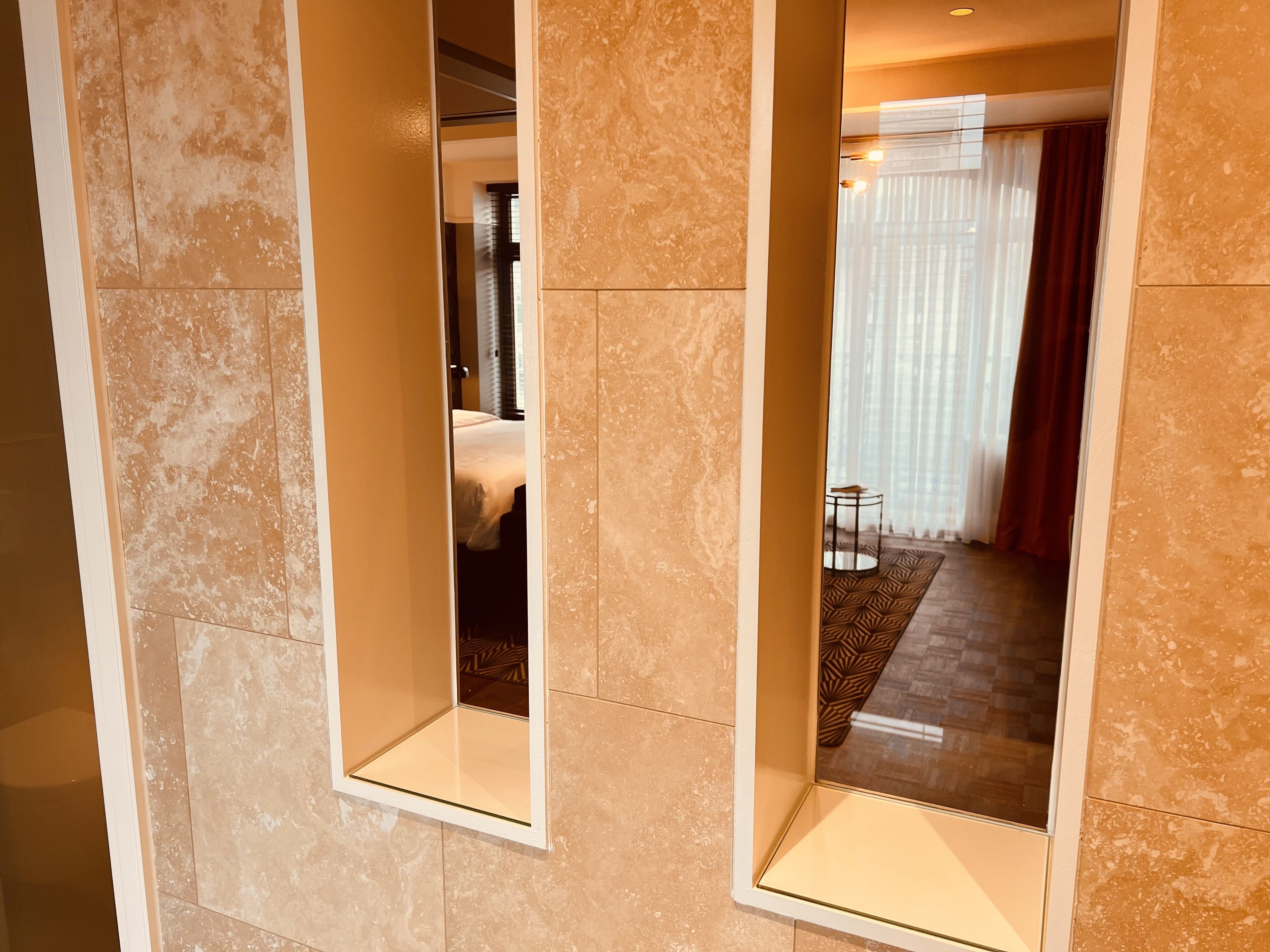 Combined shower/bathtub, deep-soaking bathtub, rainfall showerhead