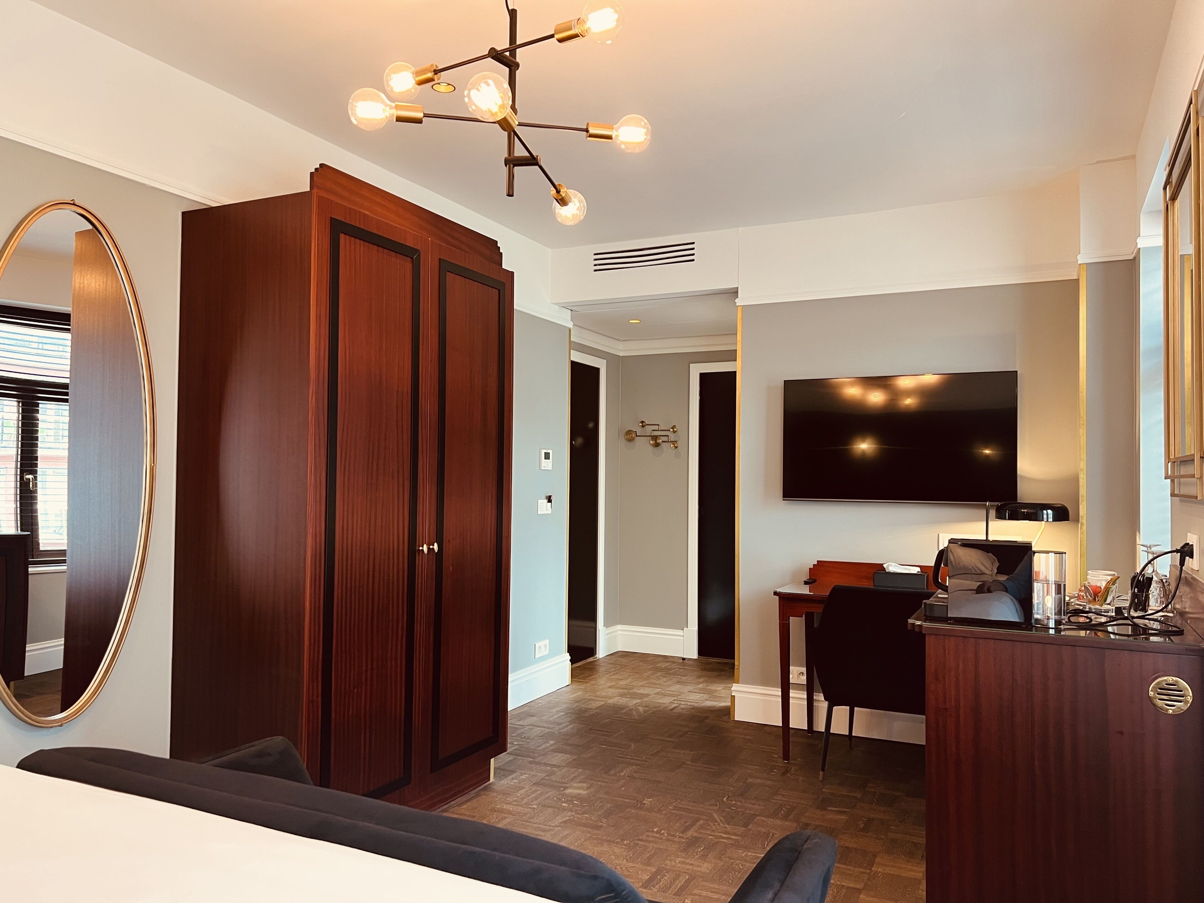 Premium bedding, down comforters, Tempur-Pedic beds, free minibar