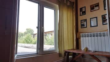 Shared Dormitory, Mixed Dorm (6-Beds) | Egyptian cotton sheets, premium bedding, pillowtop beds