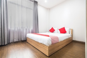 Desk, free WiFi, bed sheets