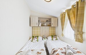 2 soverom, strykejern/-brett, reiseseng for barn og wi-fi (inkludert)