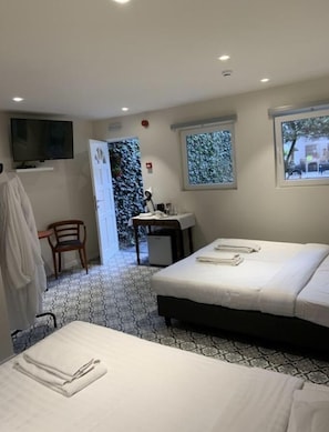 Casa de campo luxo | Roupas de cama premium, escrivaninha, quartos à prova de som