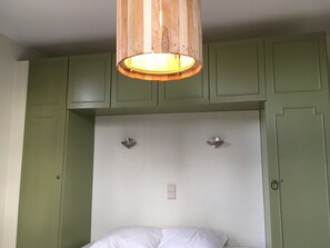 Premium bedding, desk, soundproofing, free WiFi - Uilenspiegel Brugge (Bruges)