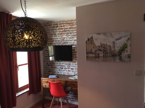 Double Room | Premium bedding, desk, soundproofing, free WiFi - Uilenspiegel Brugge (Bruges)