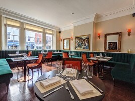 Se sirven desayunos, almuerzos y cenas