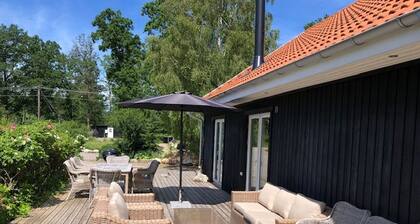 Lovely spaceious house. Big garden Outdoor hottub. Close to nature. Pet friendly