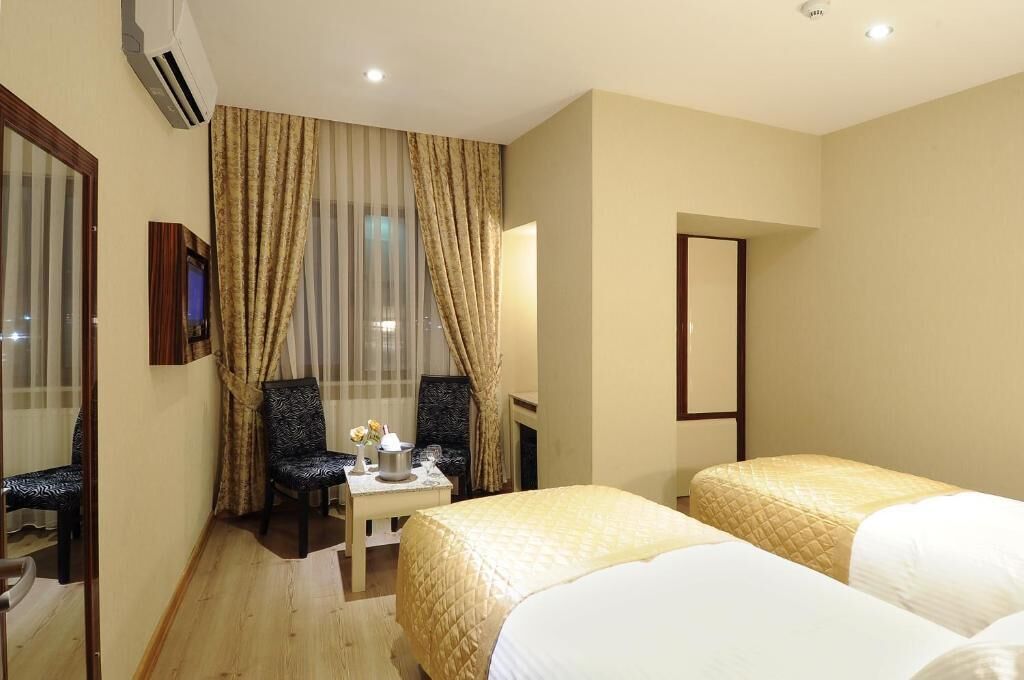 Free WiFi, bed sheets